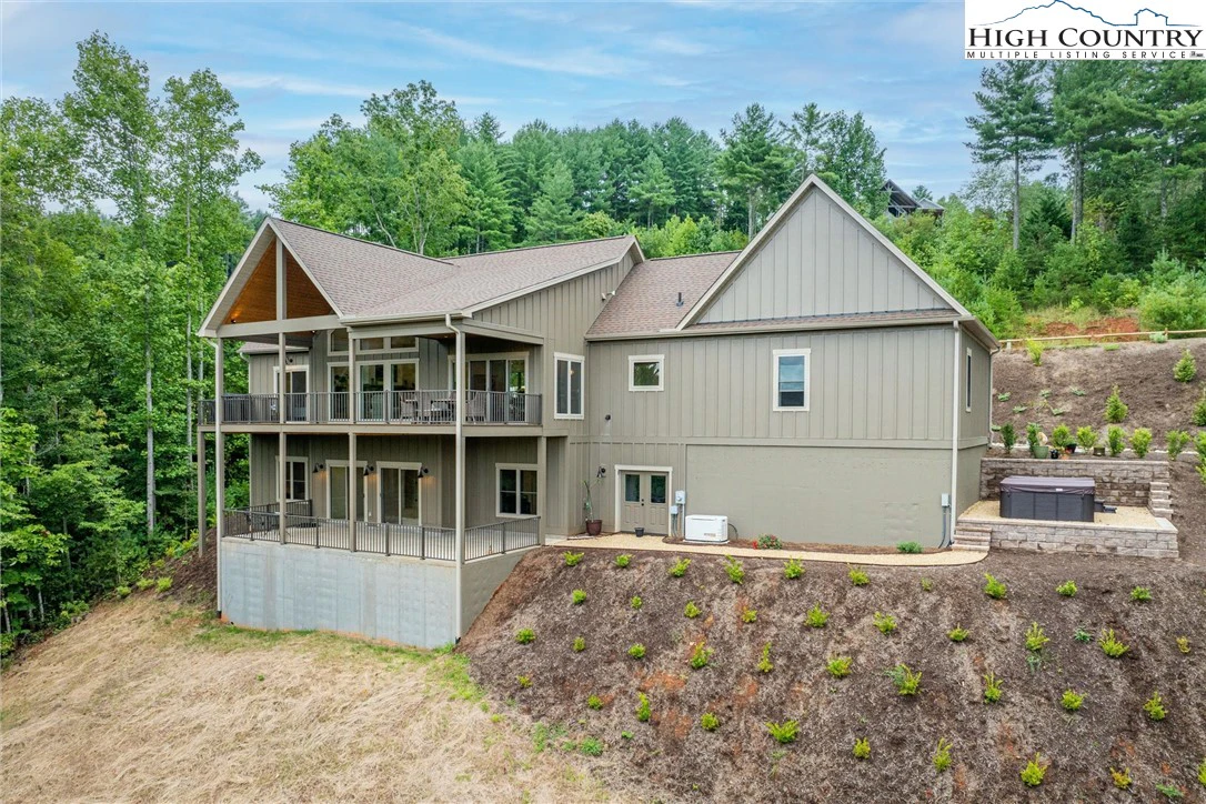 Image number 3 for the current listing