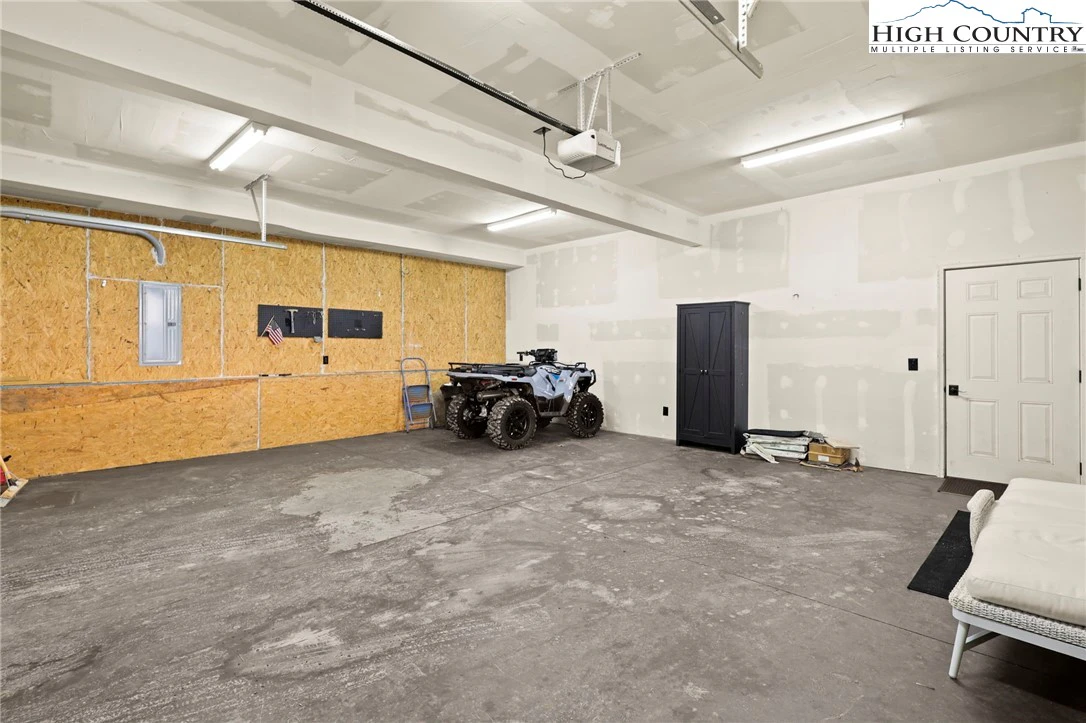 Image number 12 for the current listing