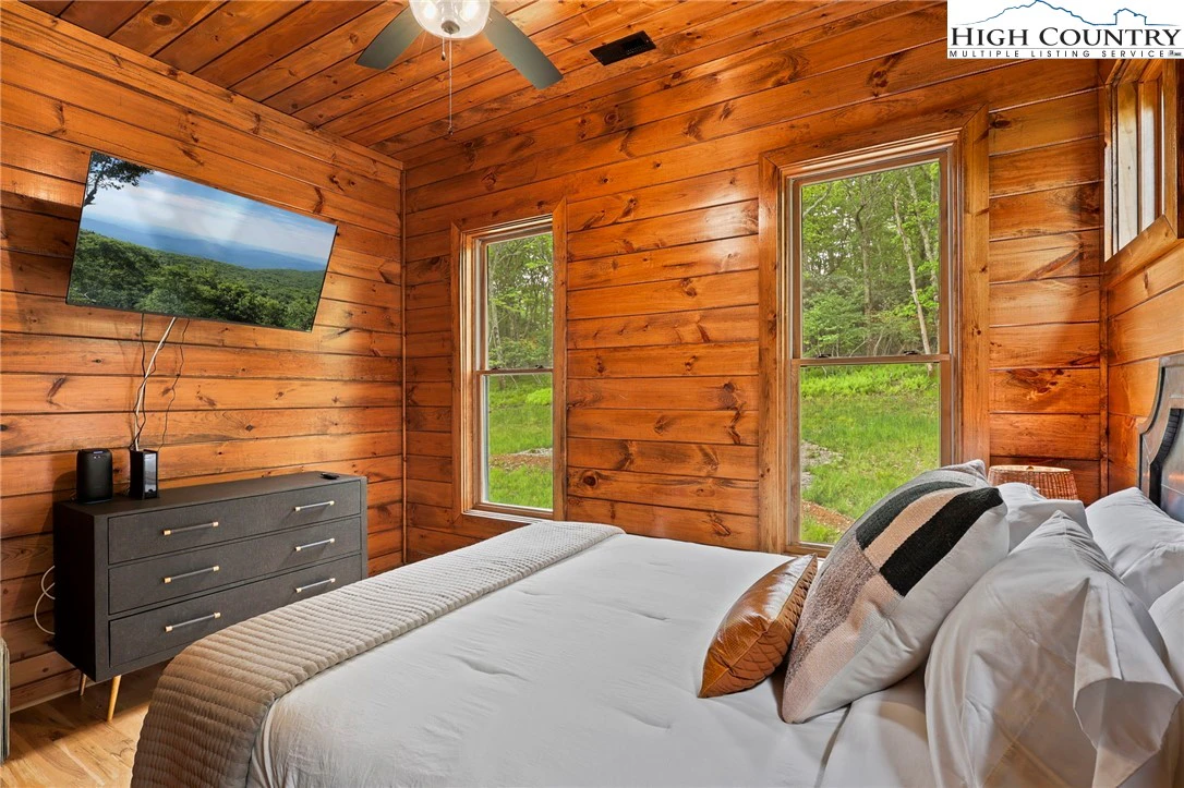 Image number 5 for the current listing
