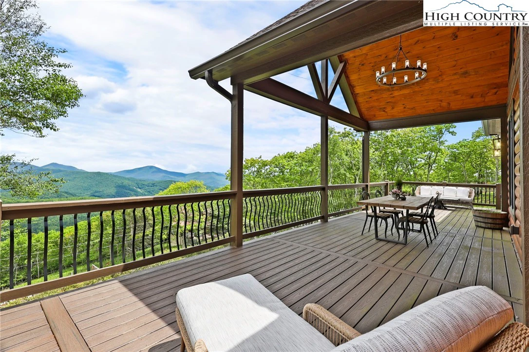 Image number 21 for the current listing