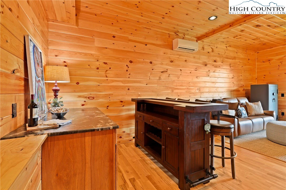 Image number 10 for the current listing