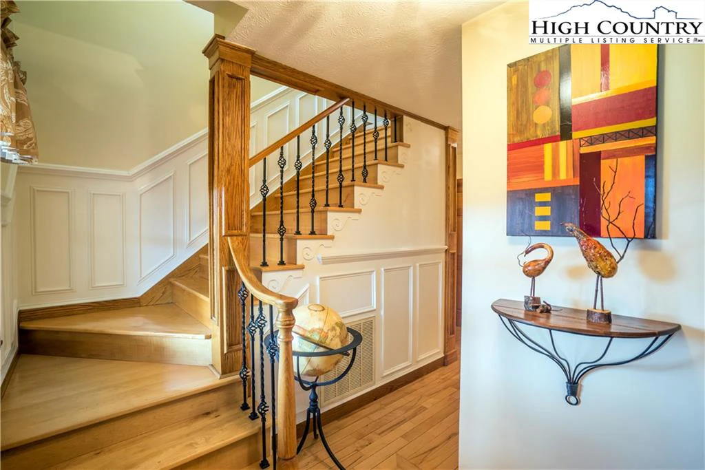 Image number 7 for the current listing
