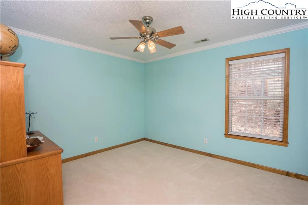 Image number 10 for the current listing