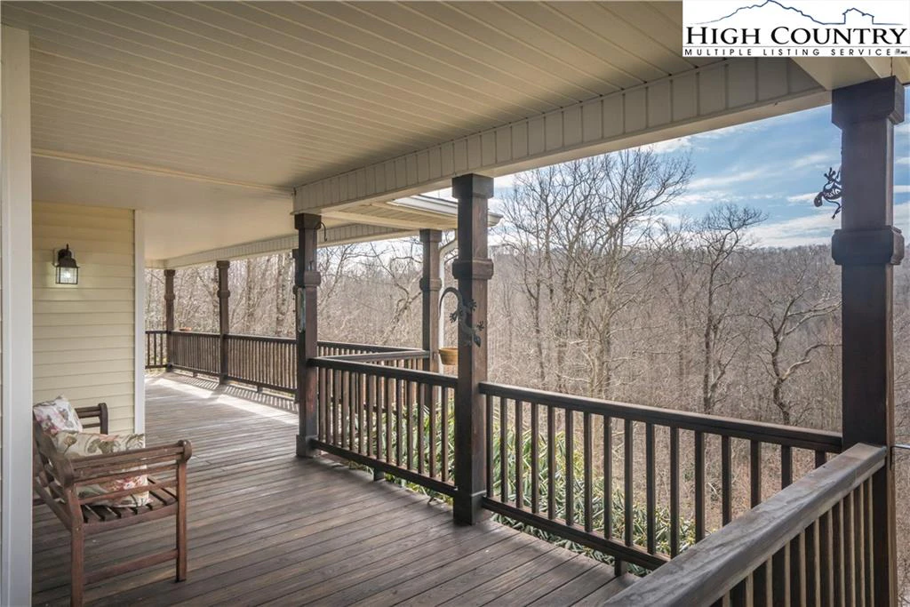 Image number 18 for the current listing