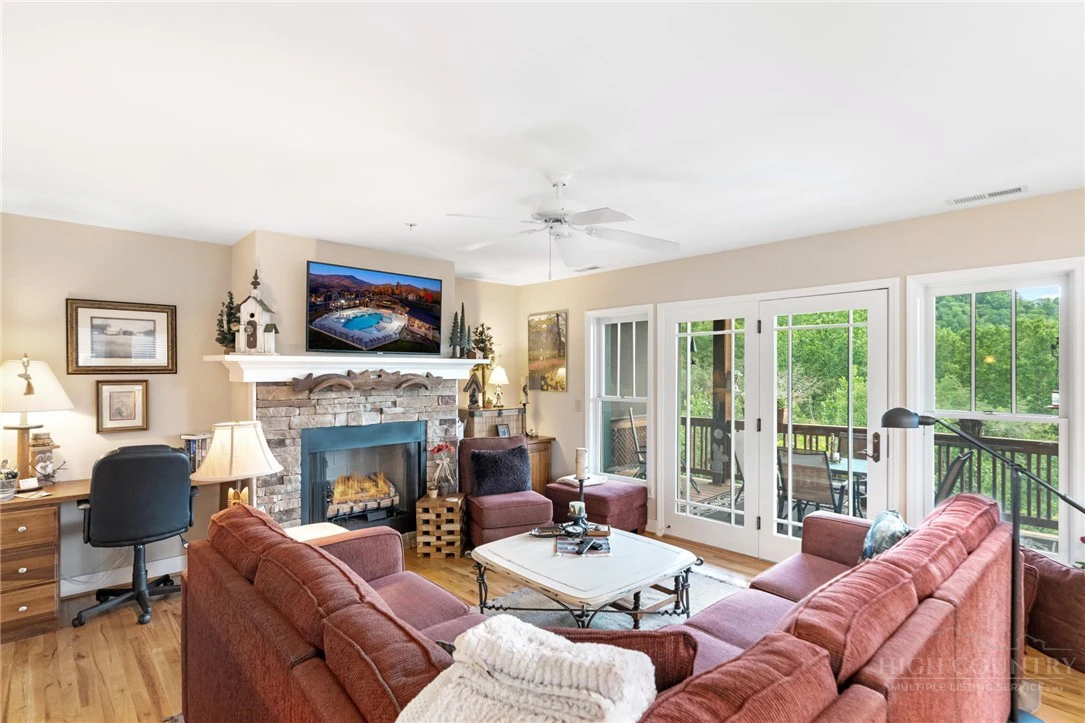 Image number 6 for the current listing