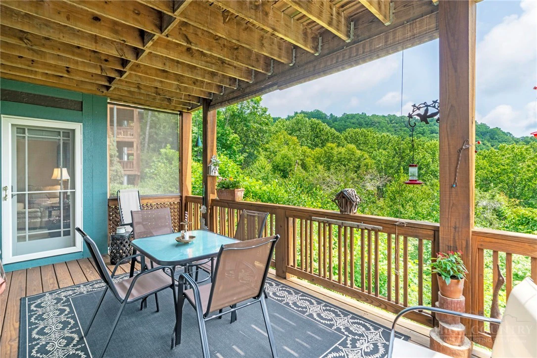 Image number 13 for the current listing