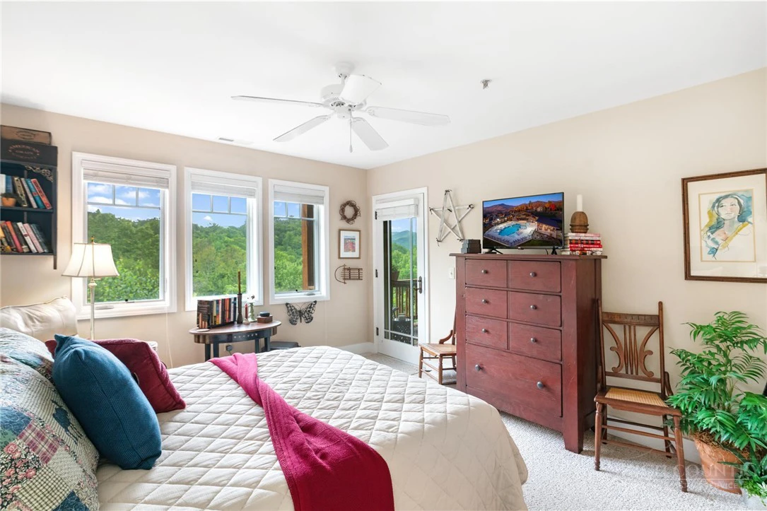Image number 20 for the current listing