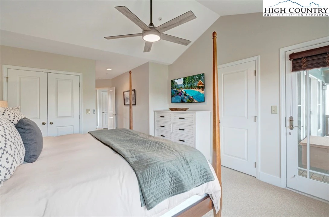 Image number 13 for the current listing