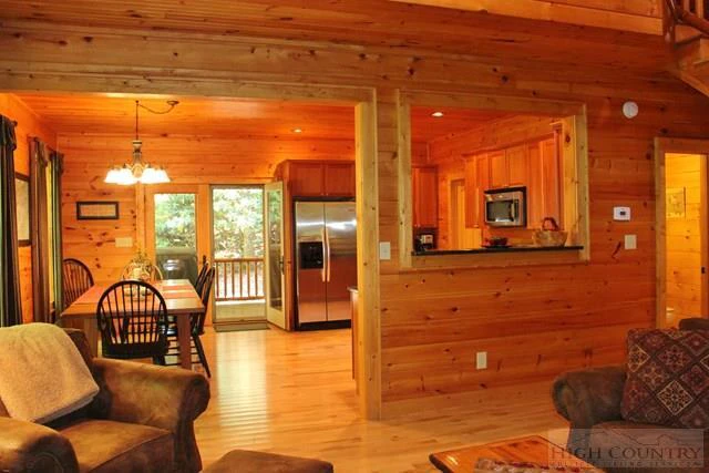 Image number 20 for the current listing