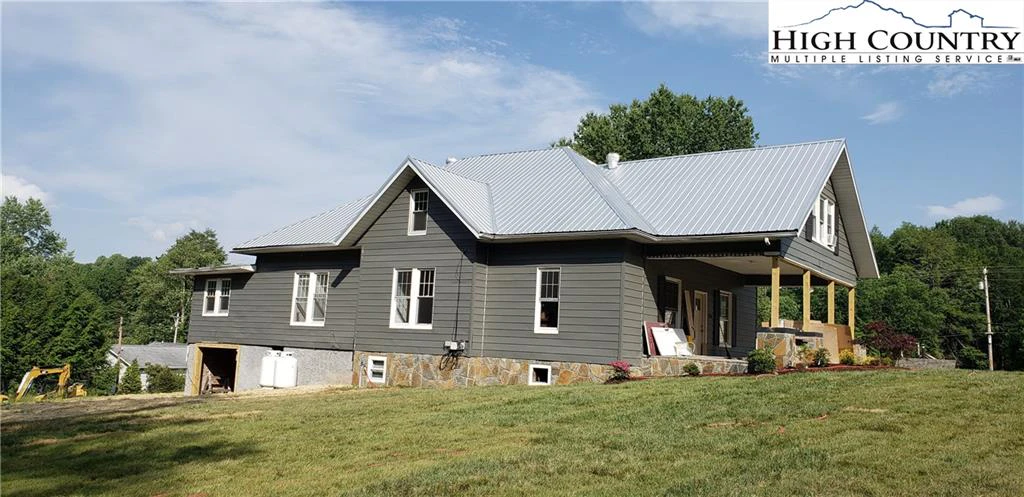 Image number 1 for the current listing