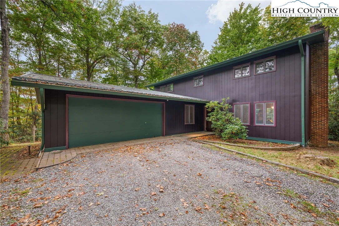 Image number 1 for the current listing