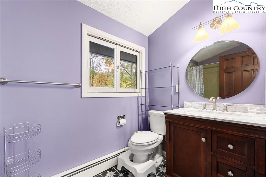 Image number 2 for the current listing