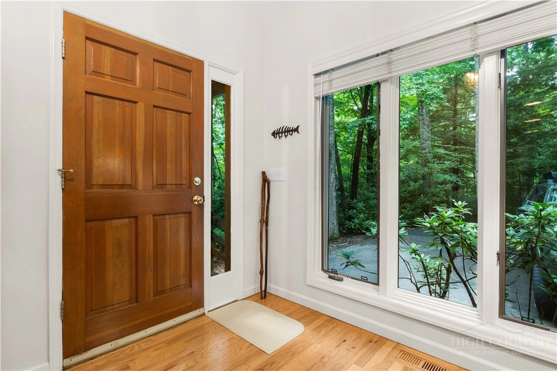 Image number 3 for the current listing