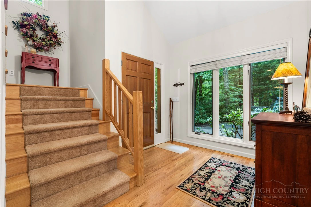 Image number 4 for the current listing