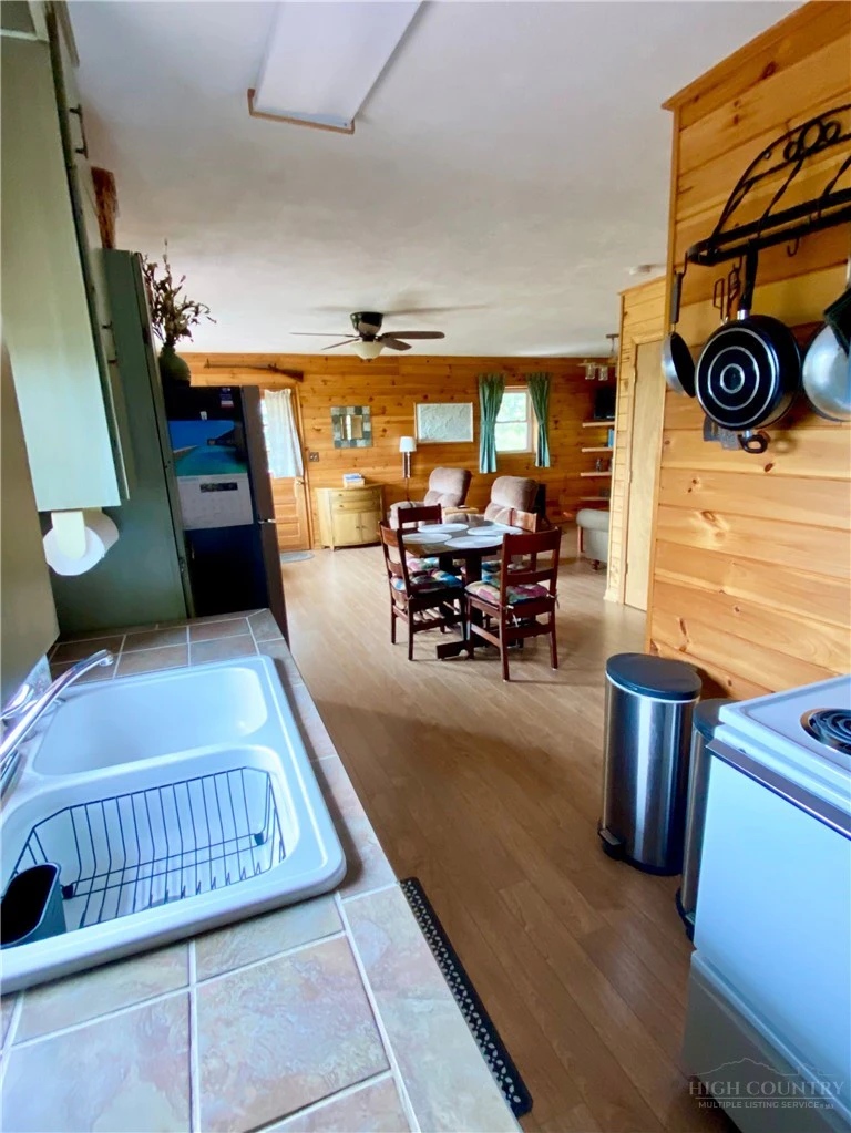 Image number 7 for the current listing