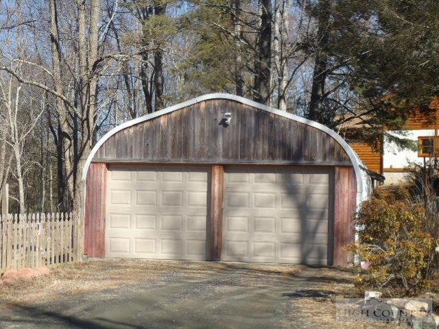 Image number 16 for the current listing