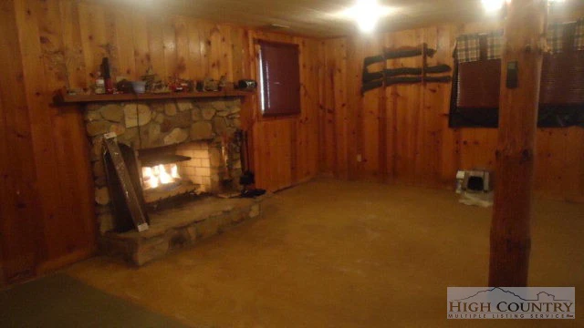 Image number 5 for the current listing