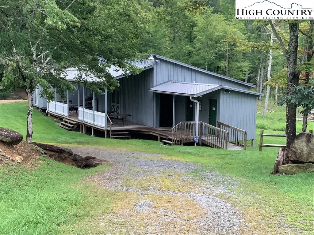 Image number 6 for the current listing