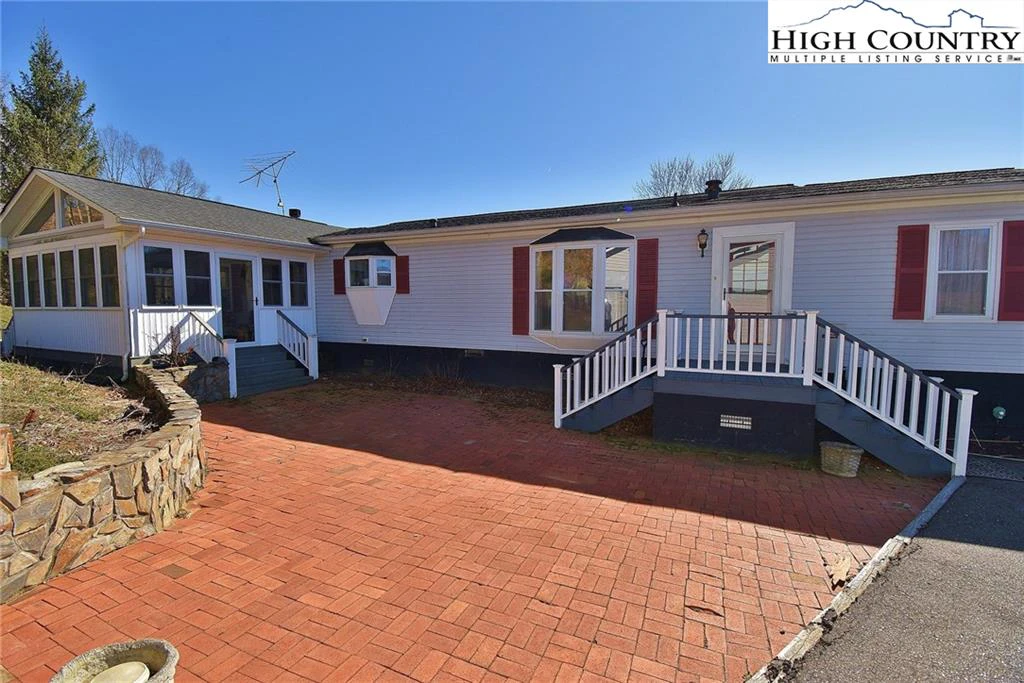 Image number 4 for the current listing