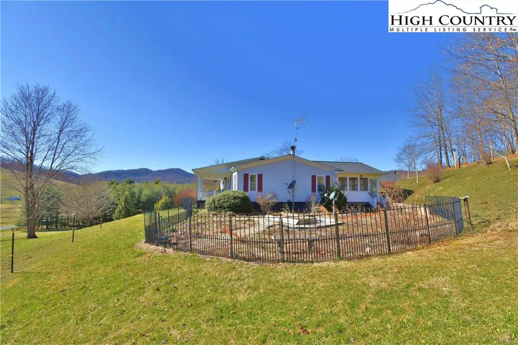 Image number 11 for the current listing