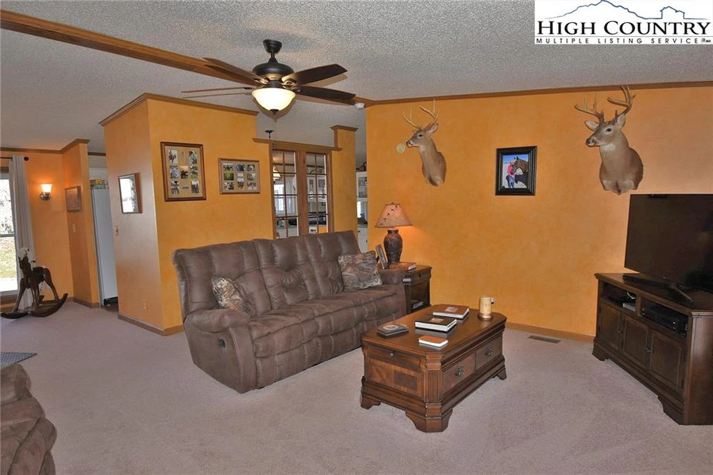 Image number 27 for the current listing