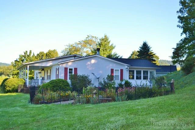 Image number 11 for the current listing