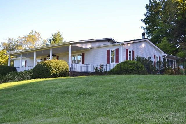 Image number 2 for the current listing