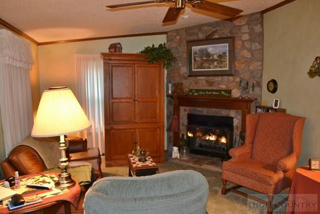 Image number 20 for the current listing