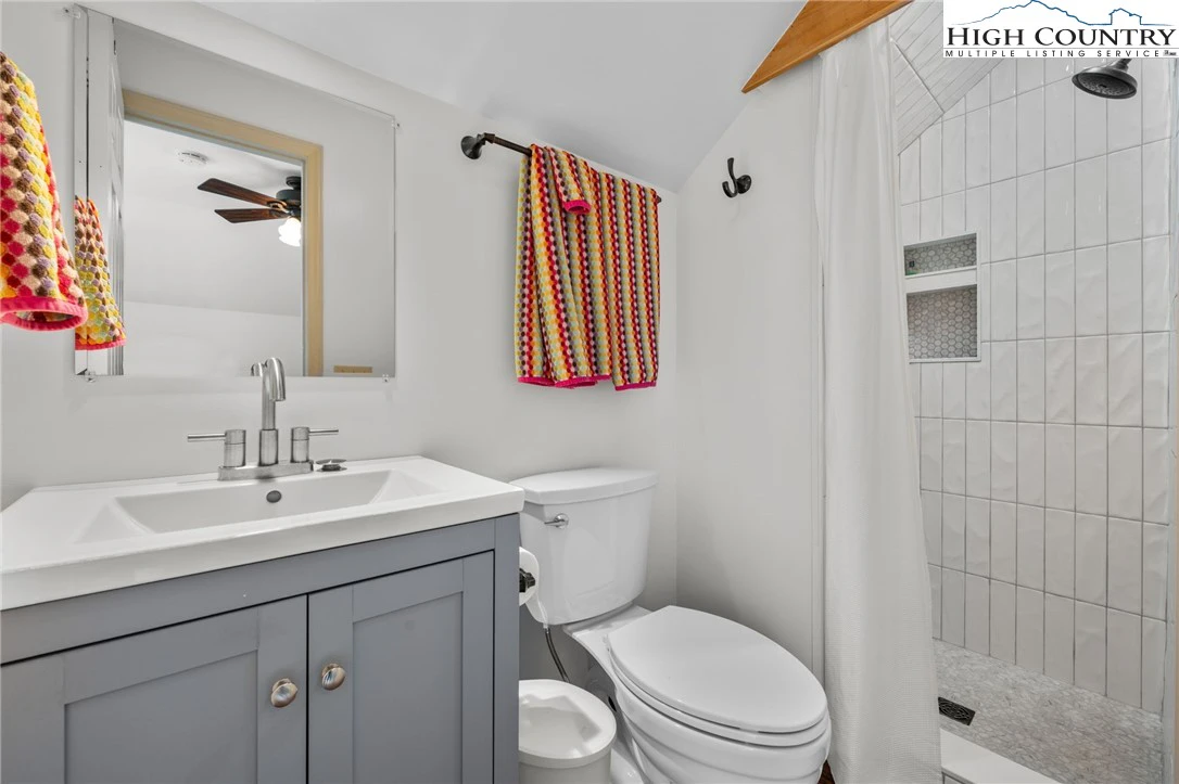 Image number 4 for the current listing