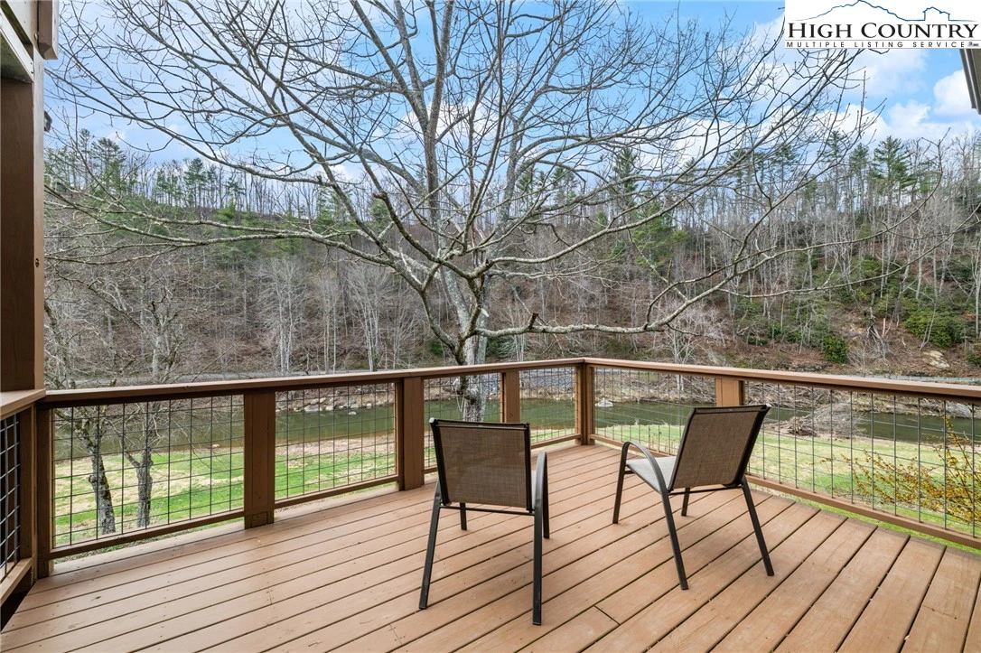 Image number 2 for the current listing