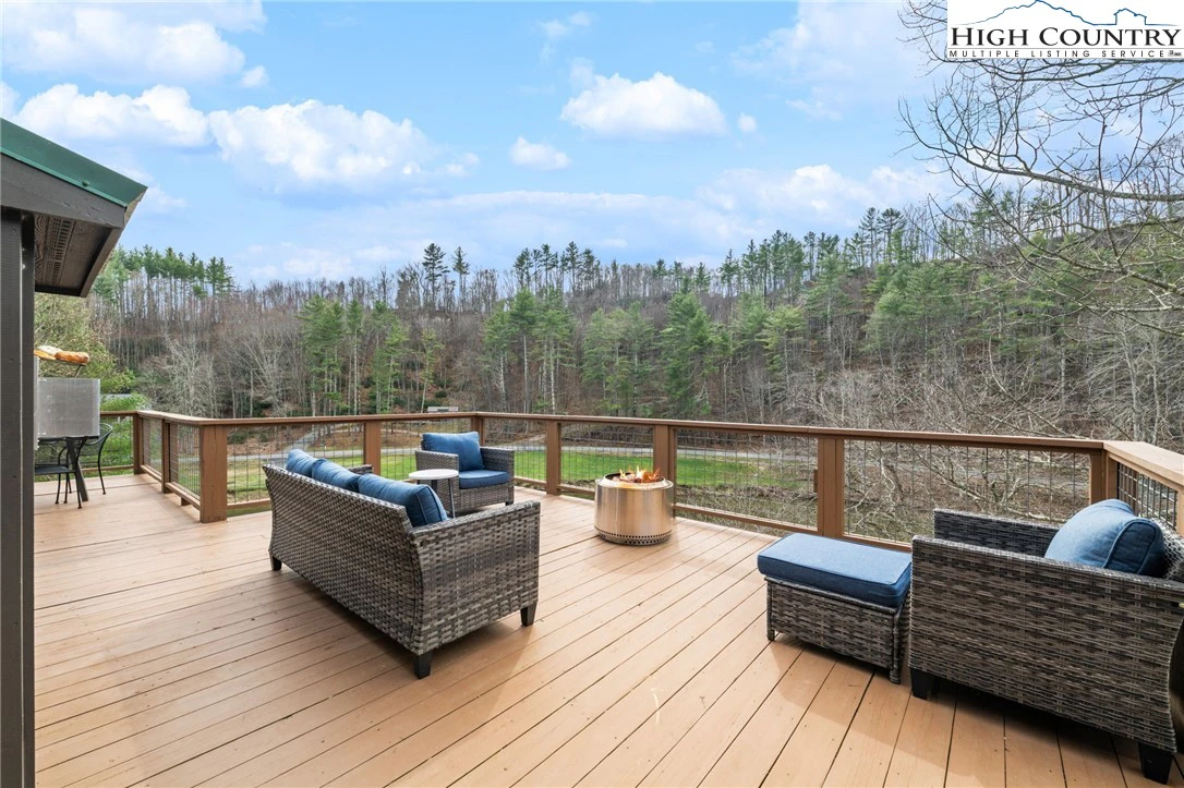 Image number 11 for the current listing