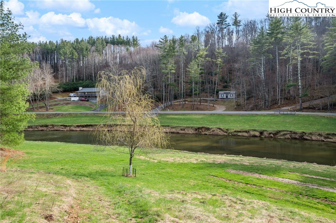 Image number 21 for the current listing