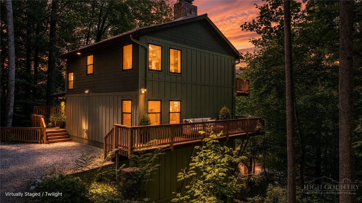 Image number 2 for the current listing