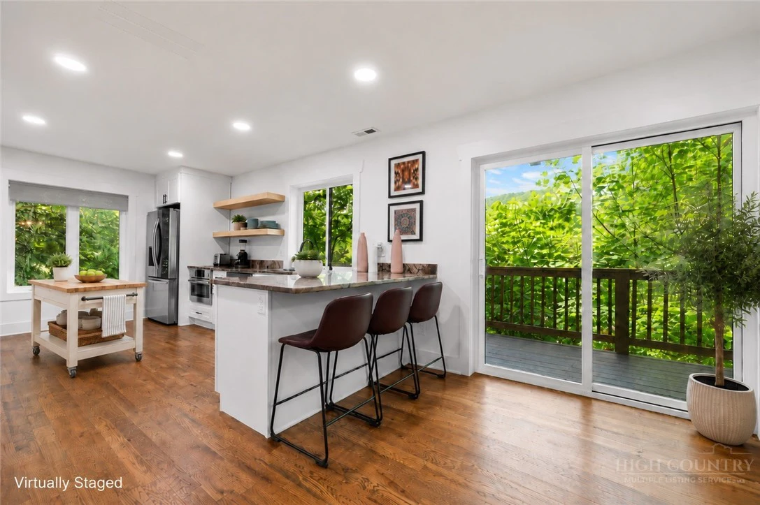 Image number 6 for the current listing