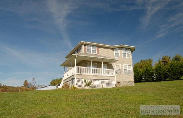 Image number 1 for the current listing
