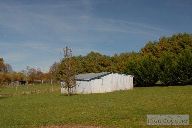 Image number 11 for the current listing