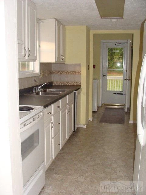 Image number 13 for the current listing