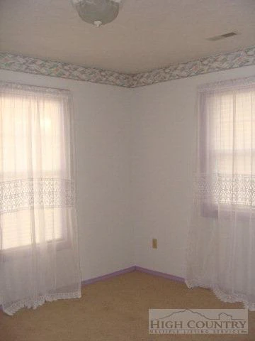 Image number 16 for the current listing