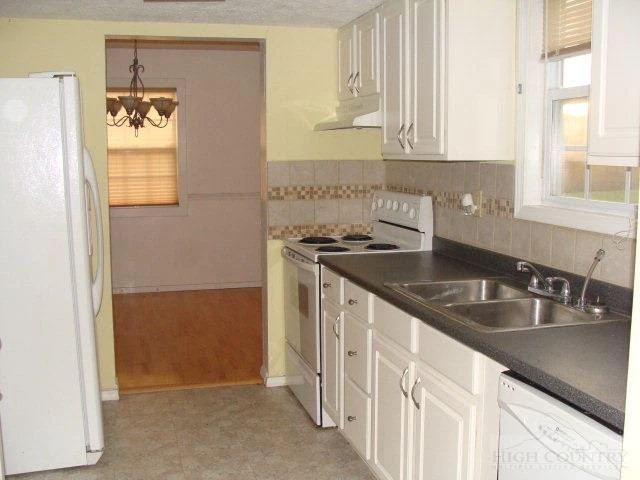 Image number 7 for the current listing