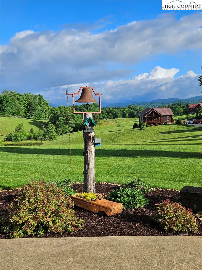 Image number 10 for the current listing