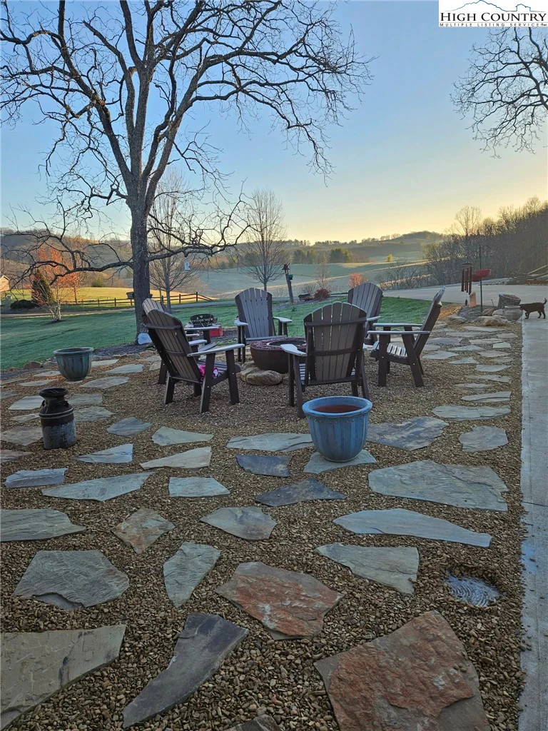 Image number 8 for the current listing