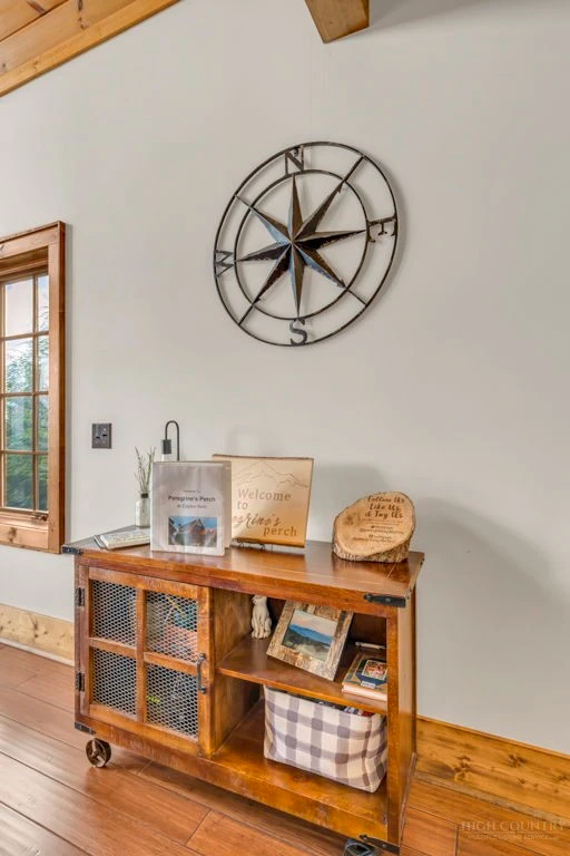 Image number 7 for the current listing