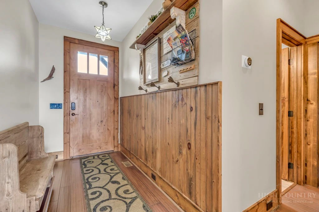 Image number 5 for the current listing