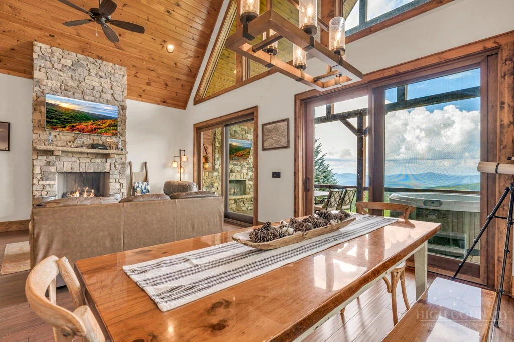 Image number 18 for the current listing