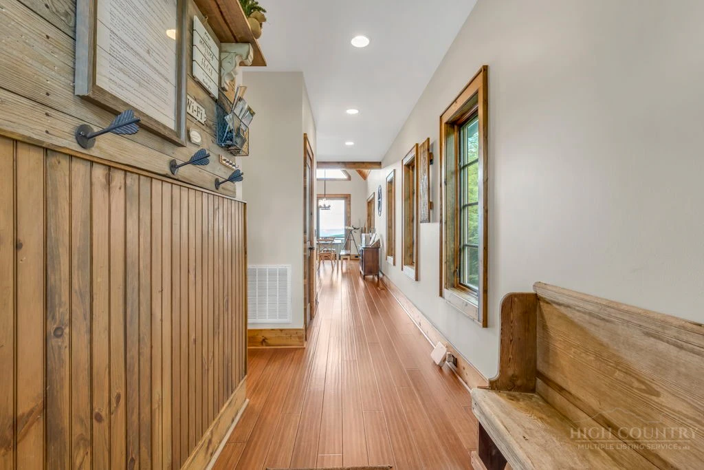 Image number 6 for the current listing