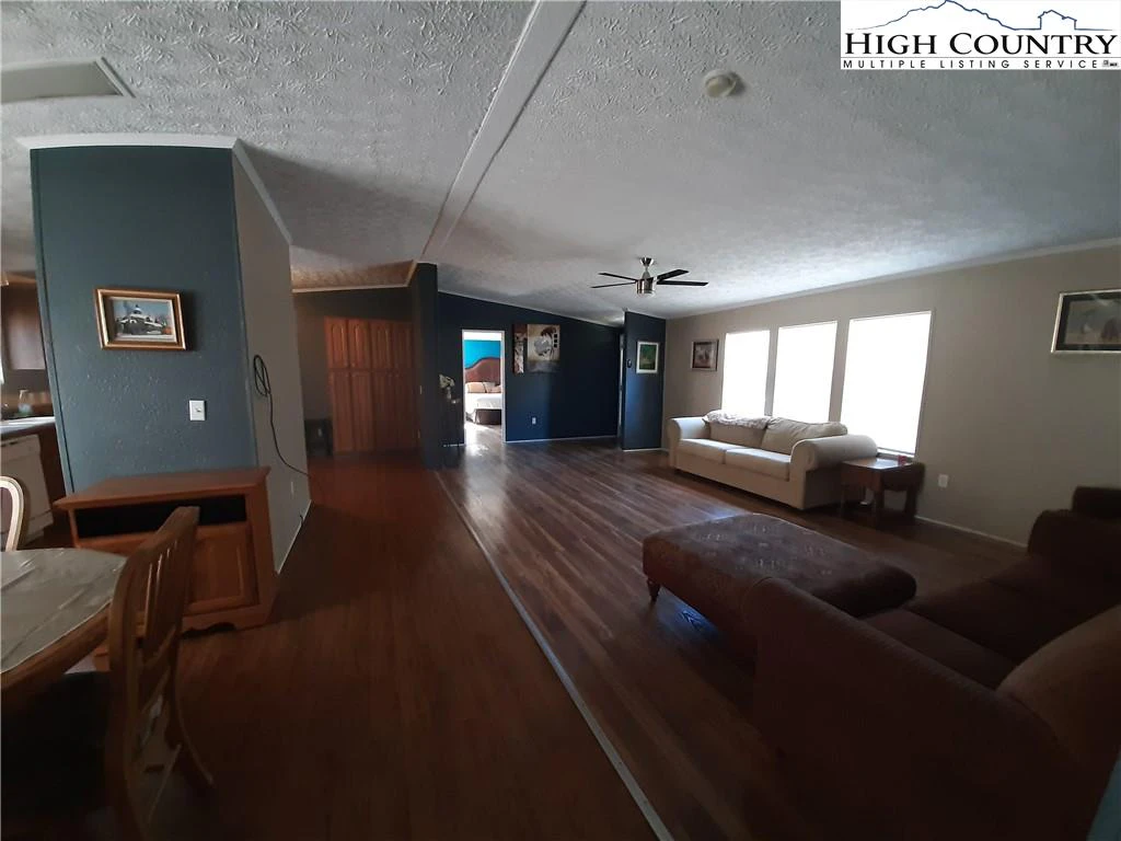 Image number 7 for the current listing