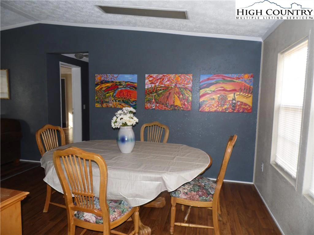 Image number 10 for the current listing