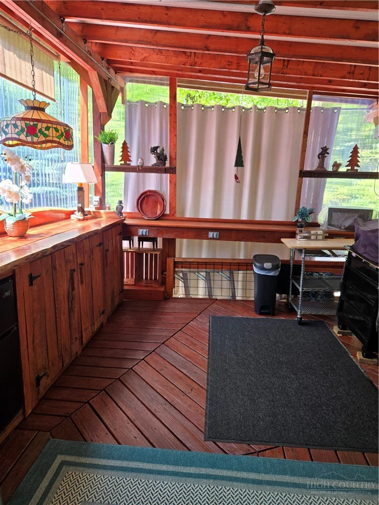 Image number 15 for the current listing