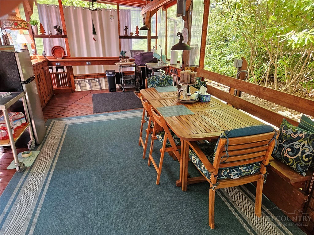 Image number 20 for the current listing