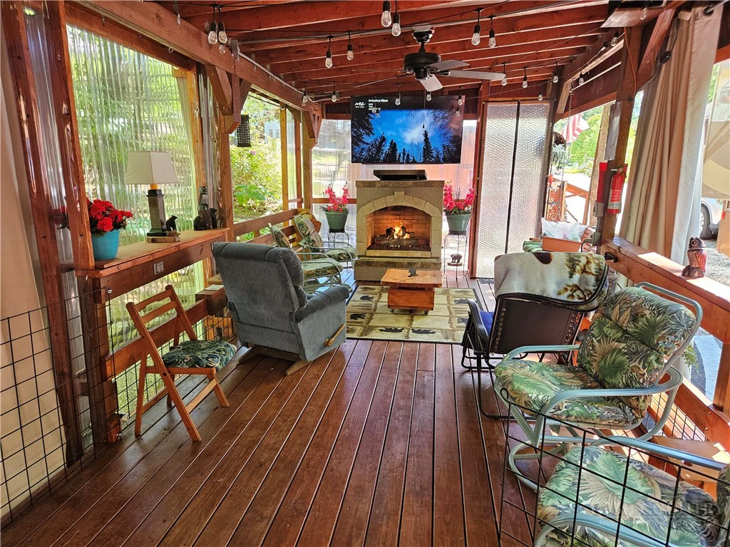 Image number 7 for the current listing